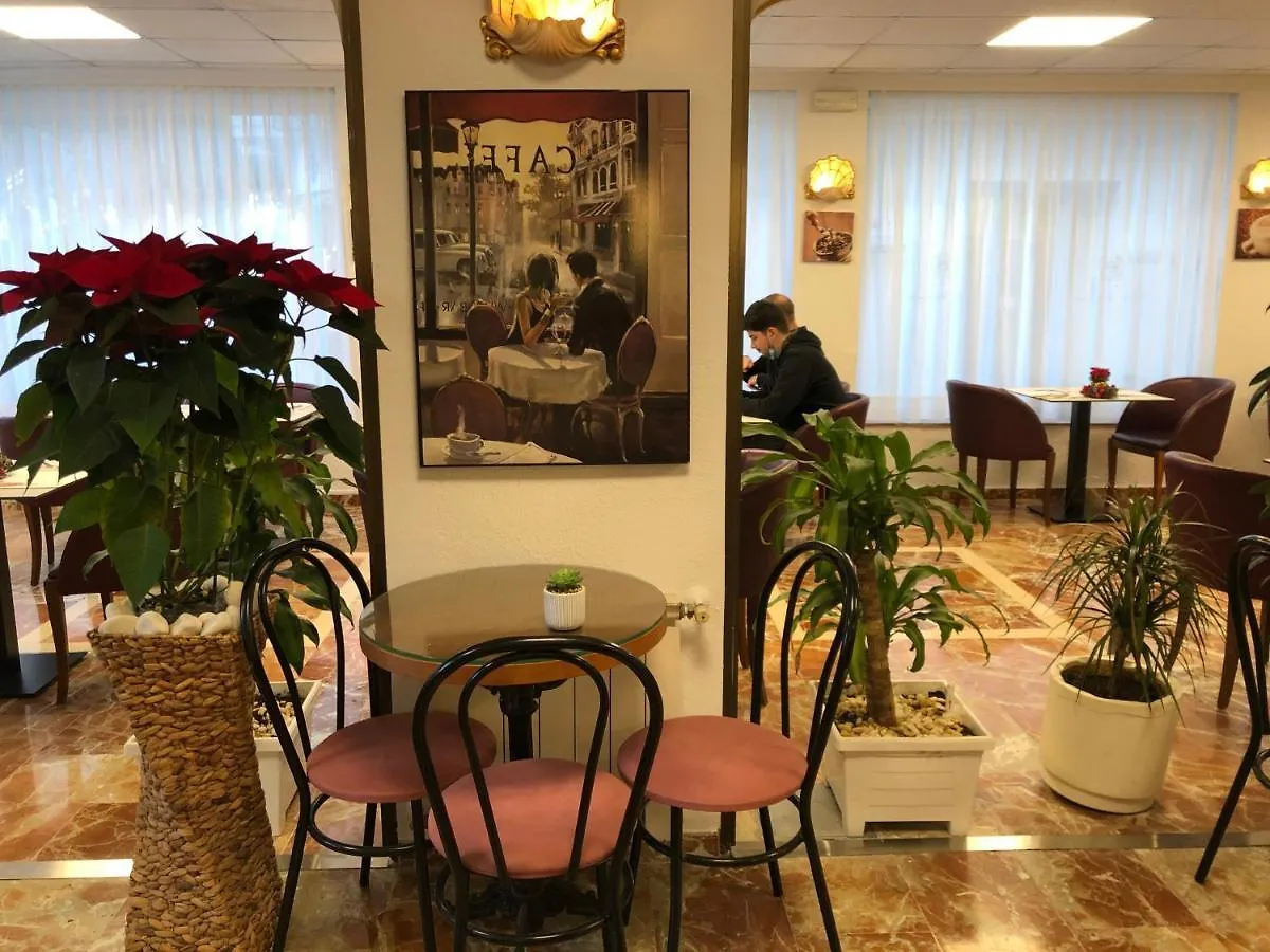***  Hotel Claramar بلاتجا ذارو إسبانيا
